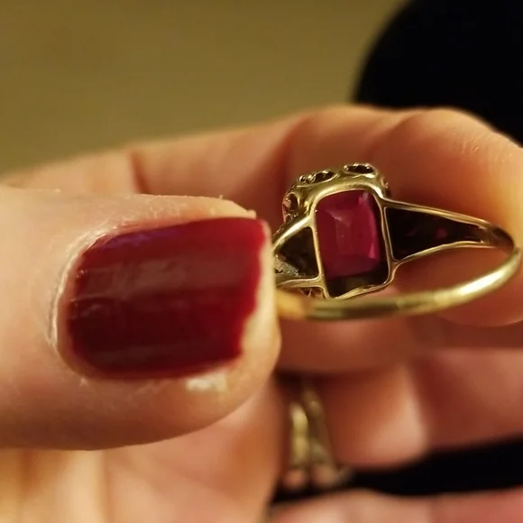 Vintage 1860s Gold Filigree Pink Glass ring - Picture 5 of 12